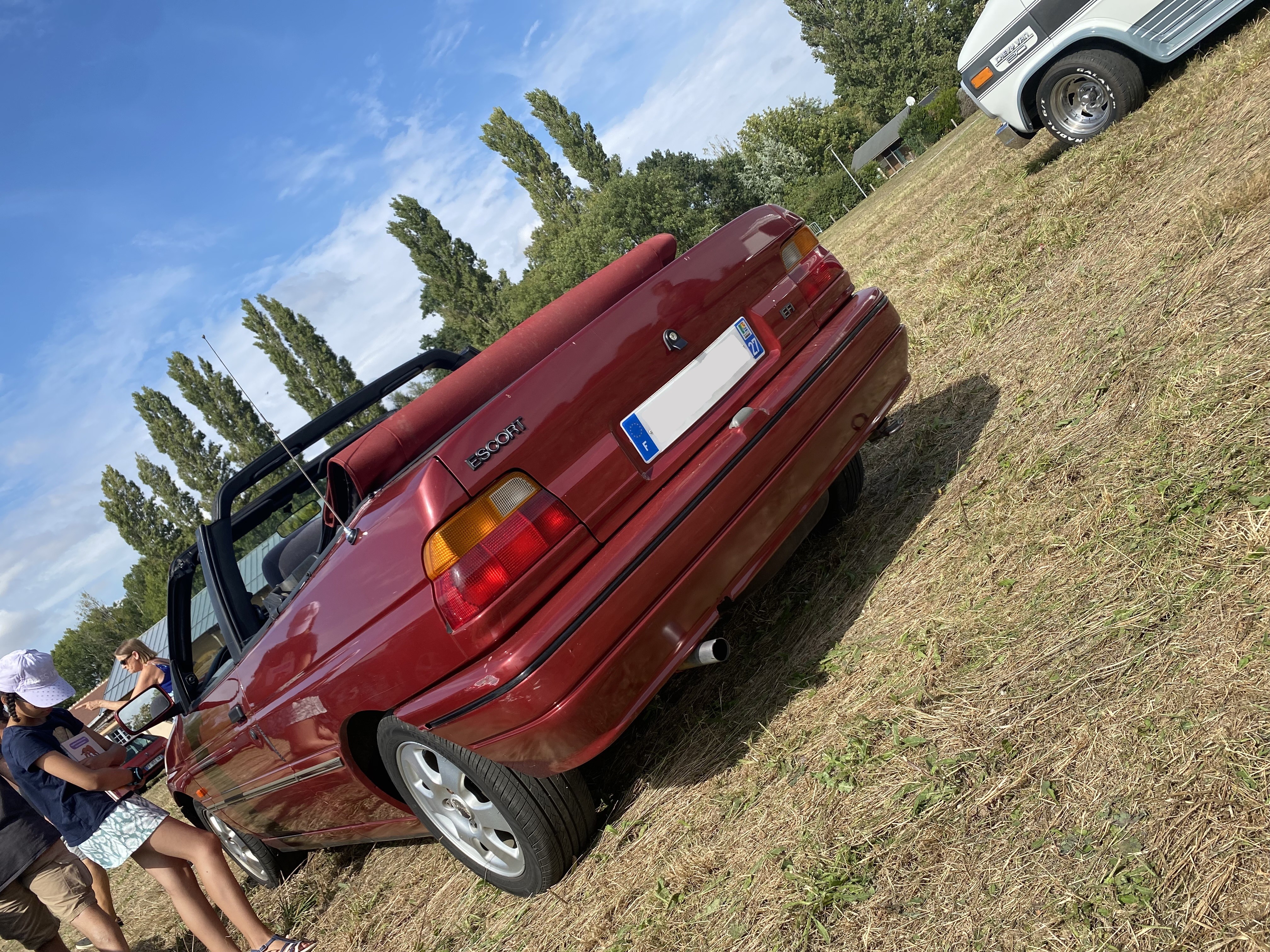 Escorte cab 2