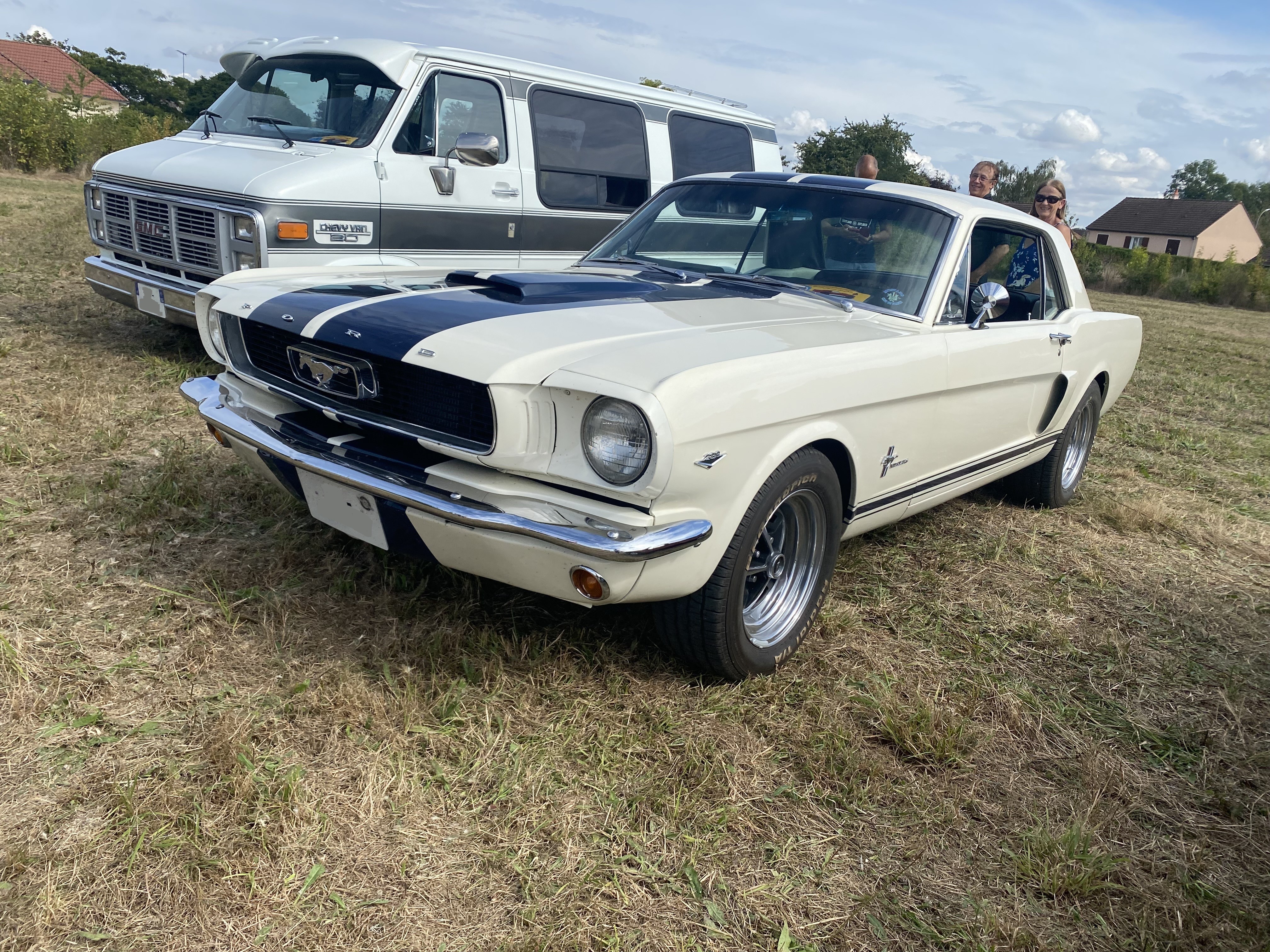 Mustang blanche 1