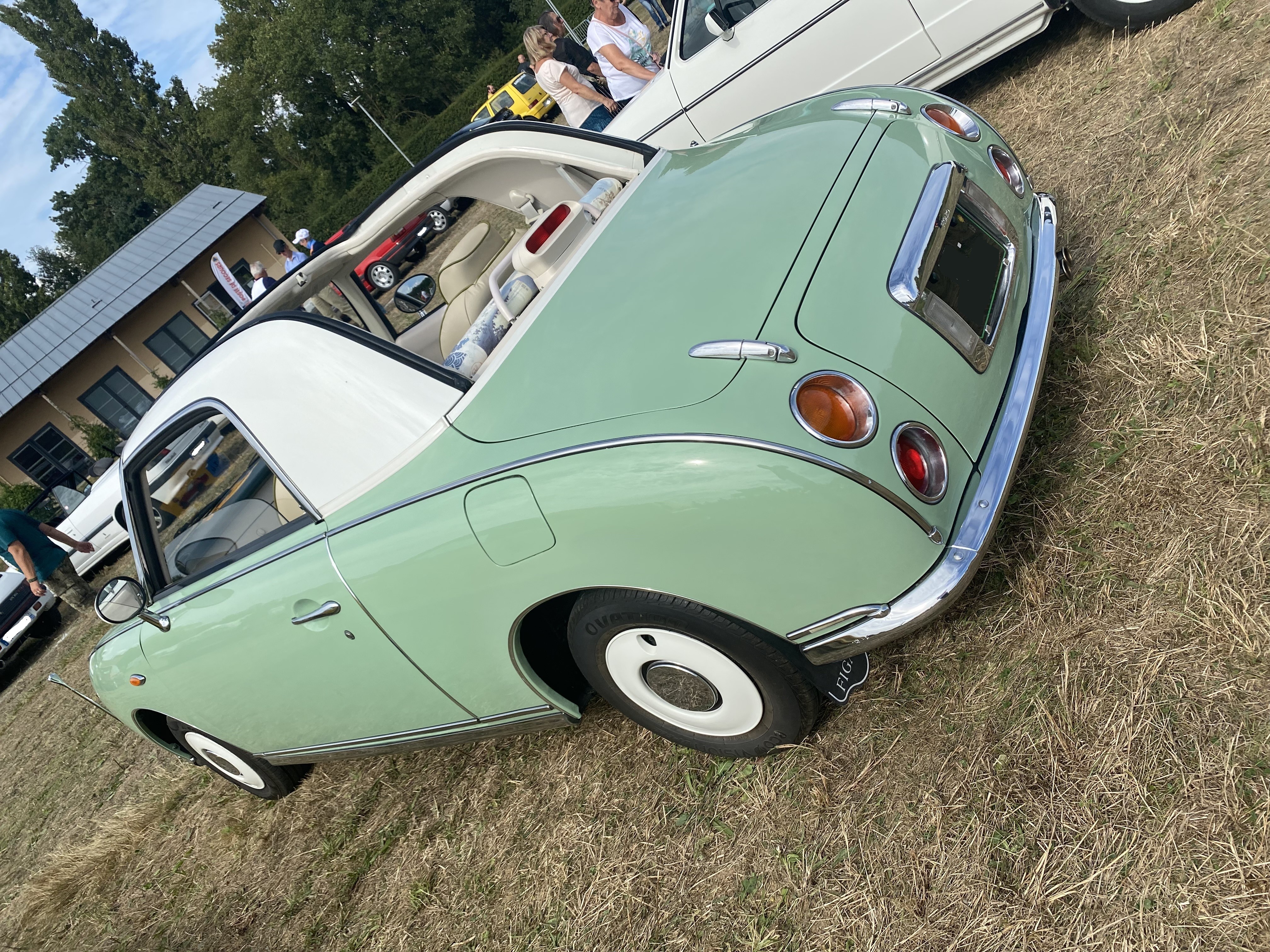 Nissan figaro 2