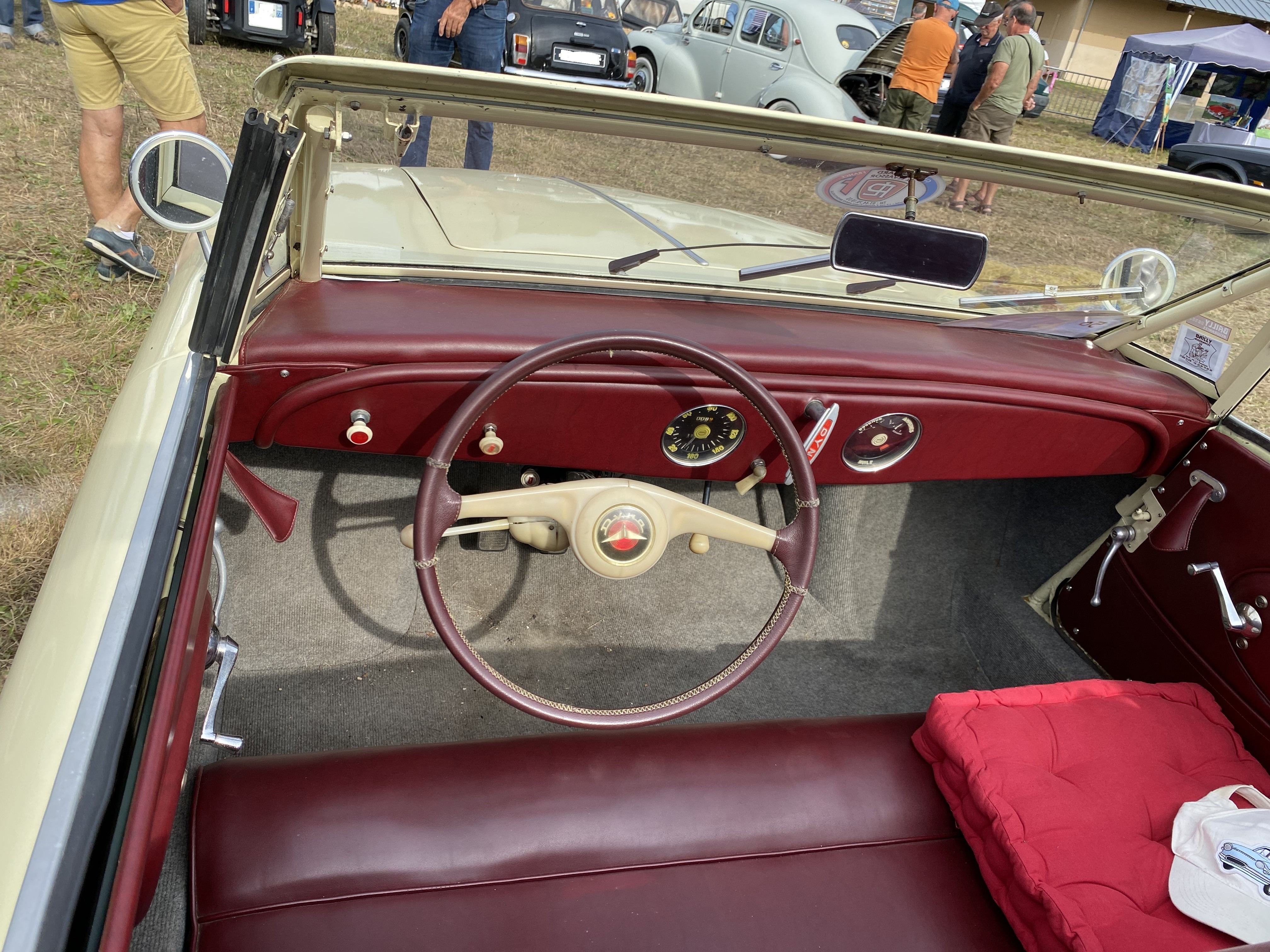 Panhard beige 3