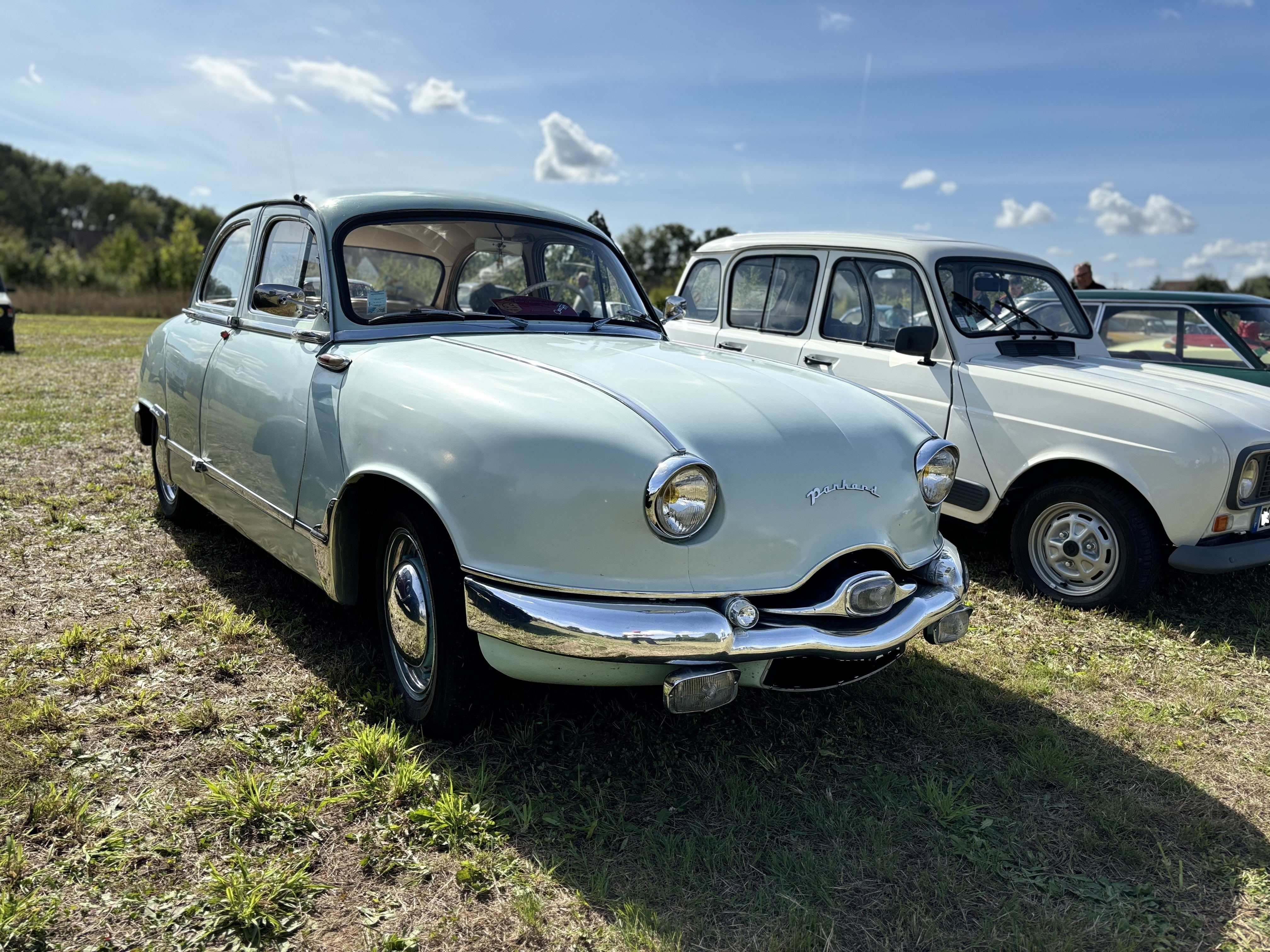 Panhard bleu clair 1