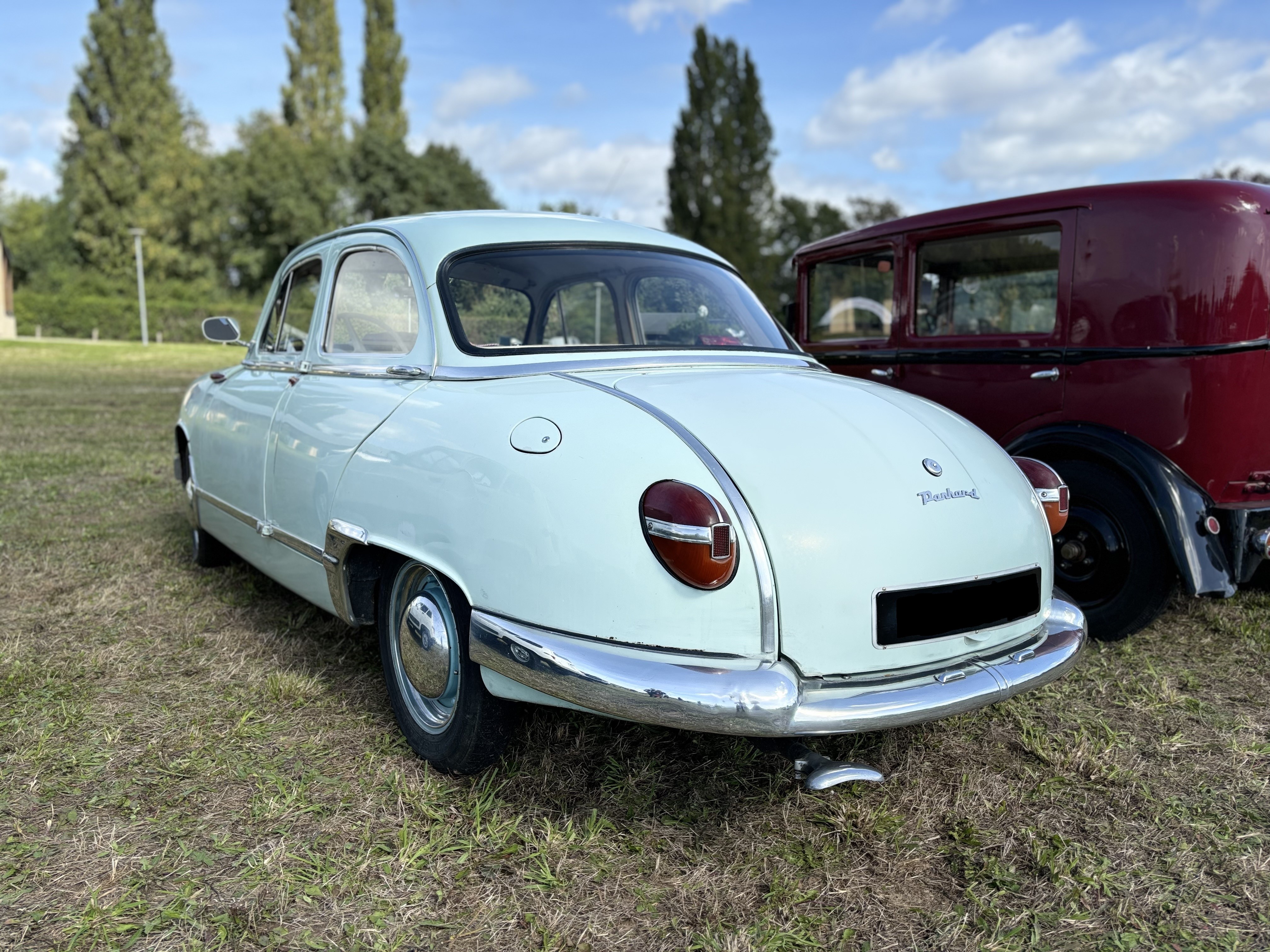 Panhard bleu clair 2