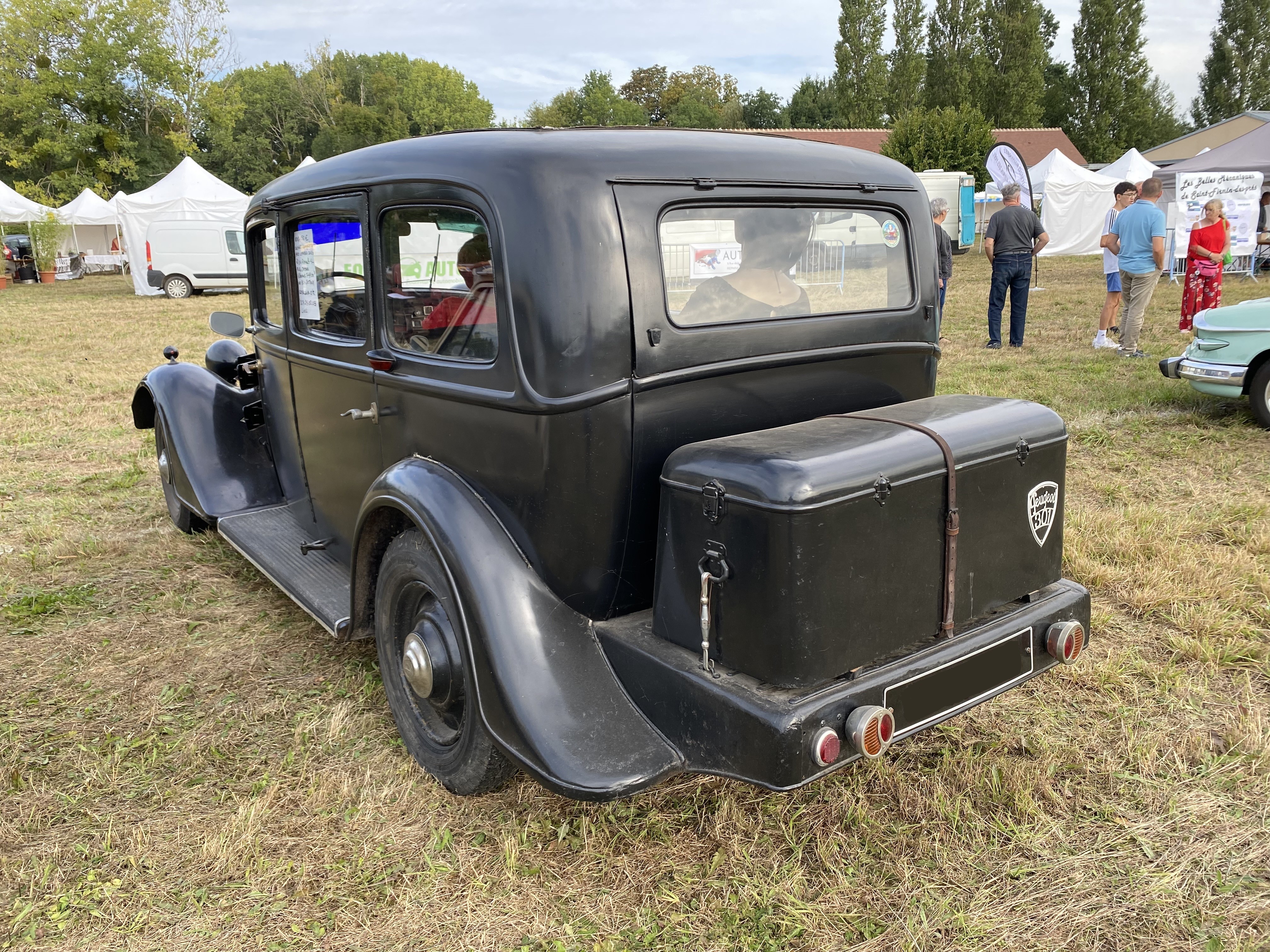 Peugeot 301 noir 2