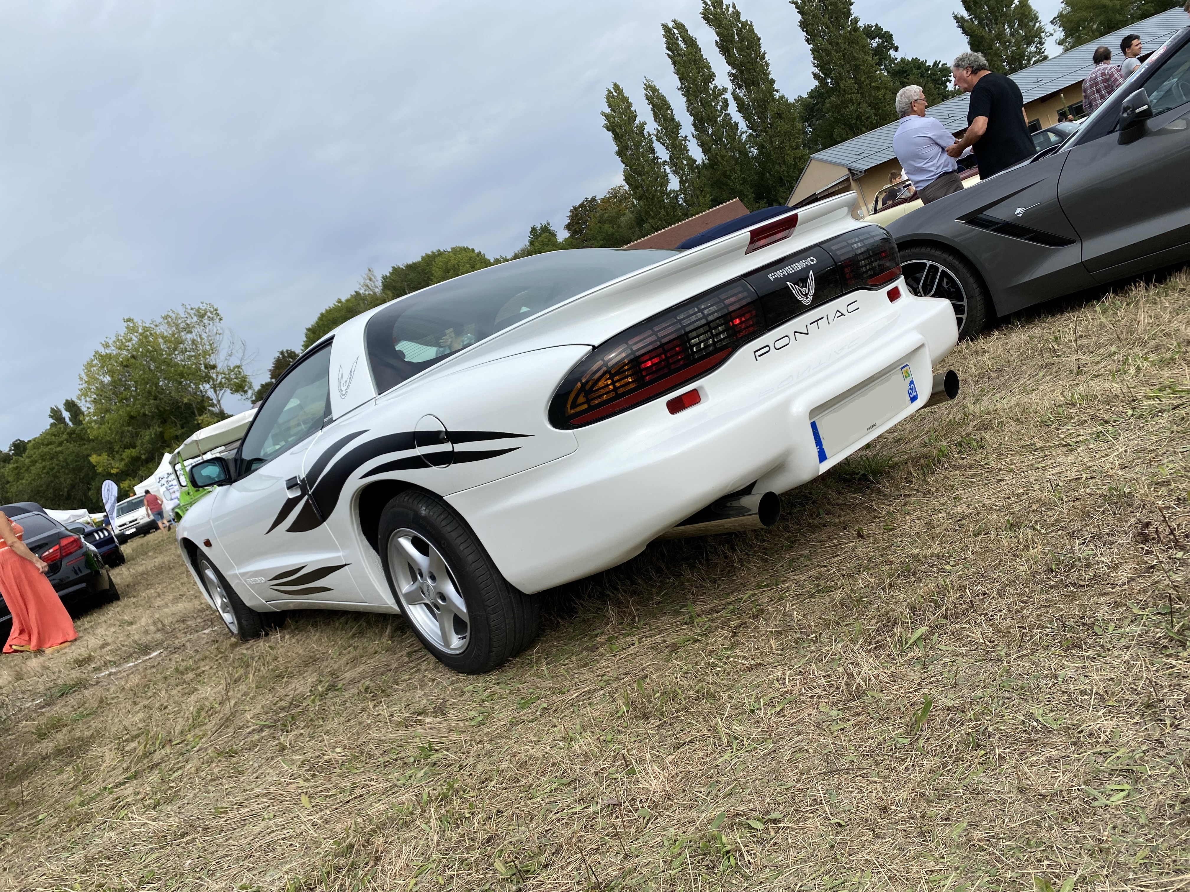 Pontiac blanche 2
