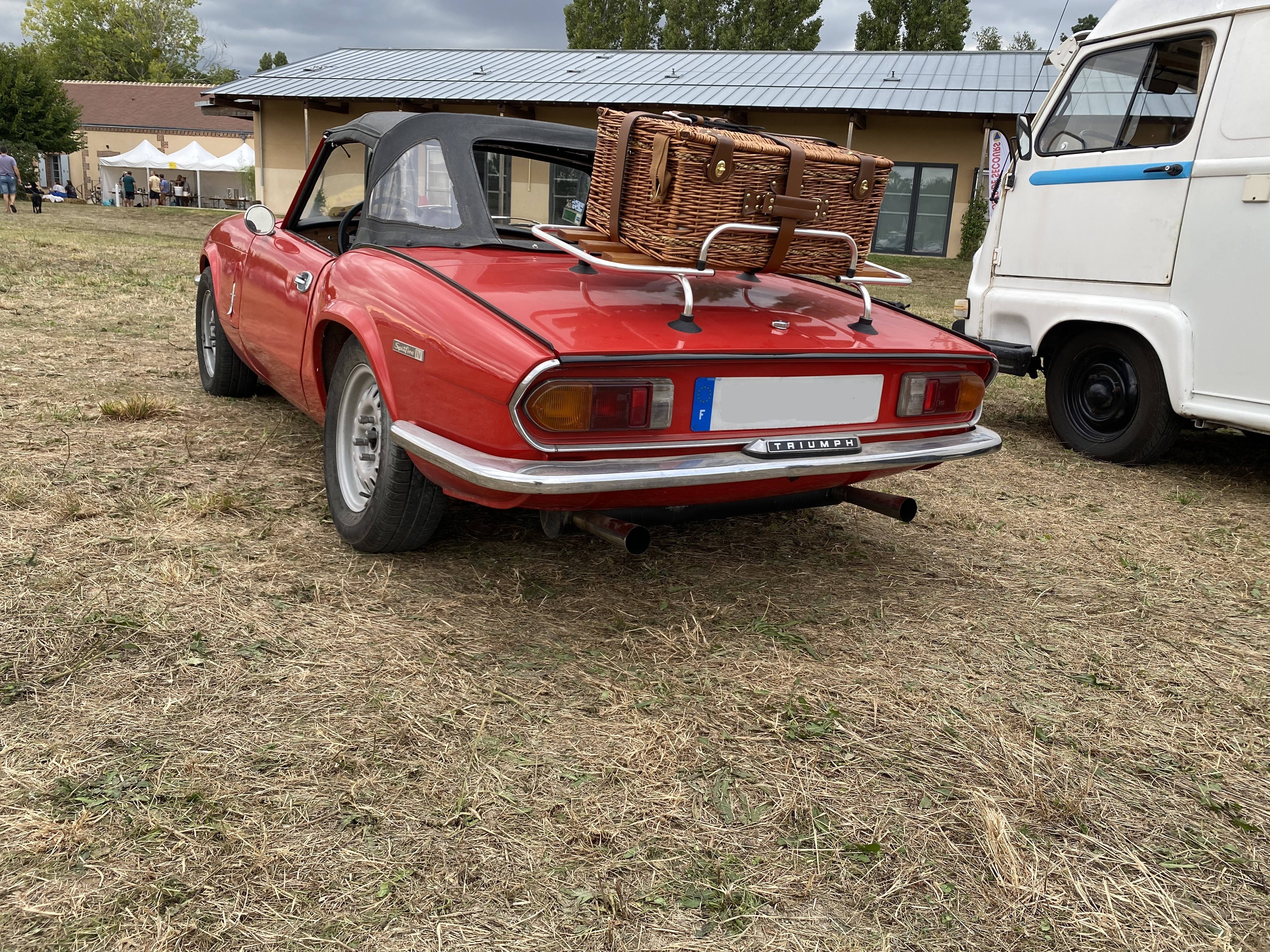 Triumph rouge 1